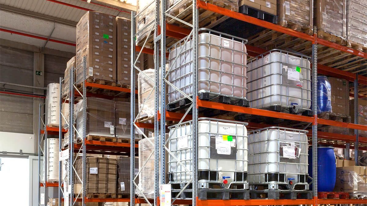Almacén de materias primas de Interquímica